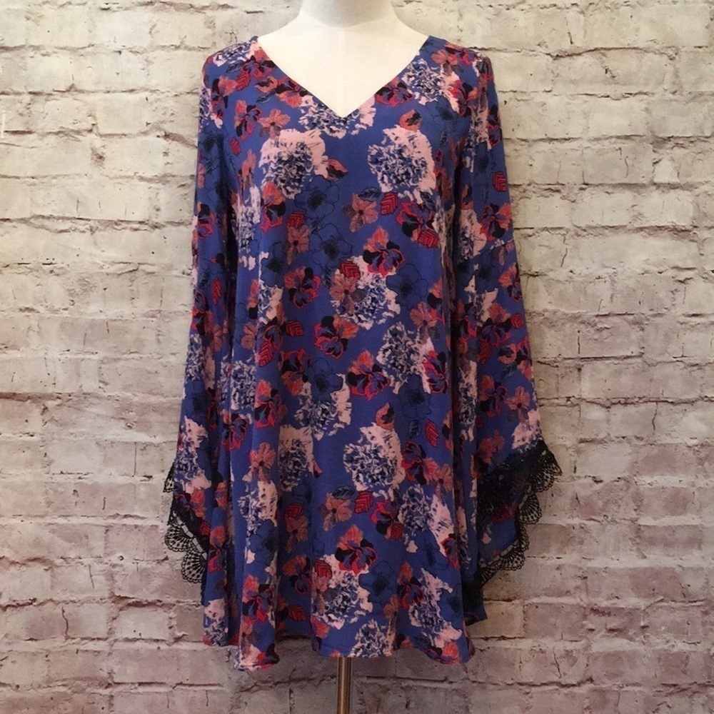 ASTR Blue Floral Bell Slv Shift Tunic Sheer Dress